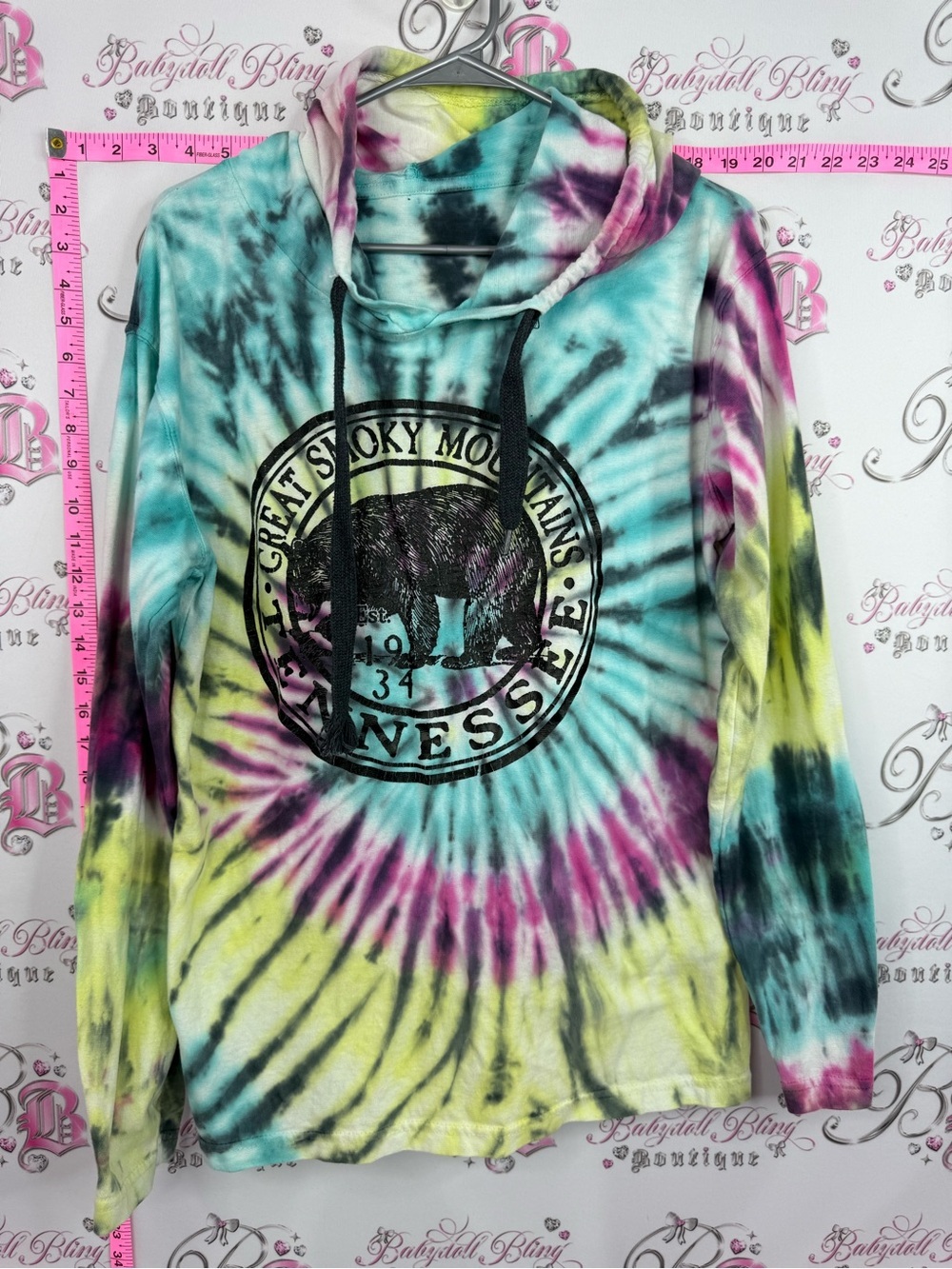 The great Smokey mountains Tie-Dye Tennessee Bear Hooded Sweatshirt